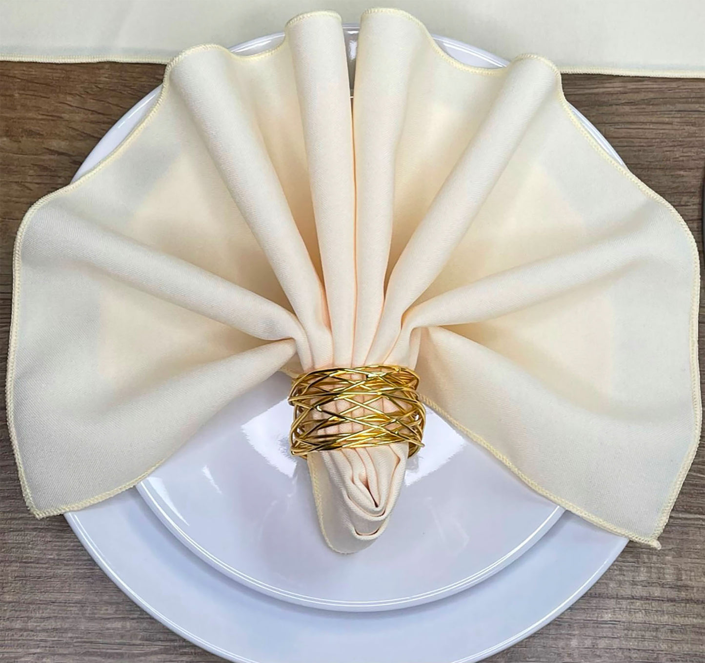 Vanilla polyester napkin