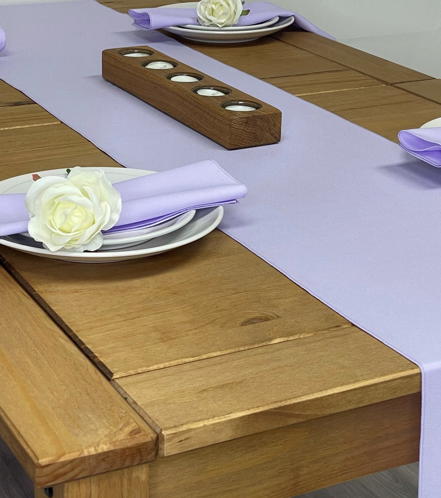 Lilac Polyester Table runner