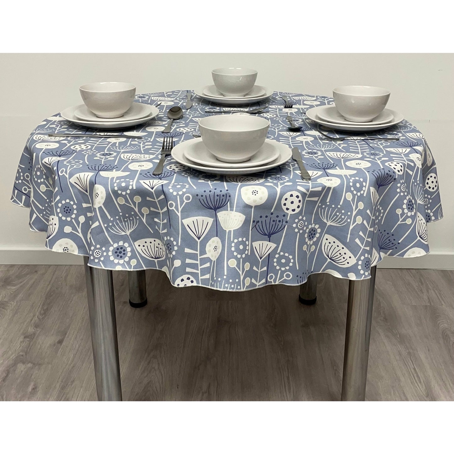 Runde Tischdecke aus Baumwolle – Blauer skandinavischer Bergen-Blumendruck