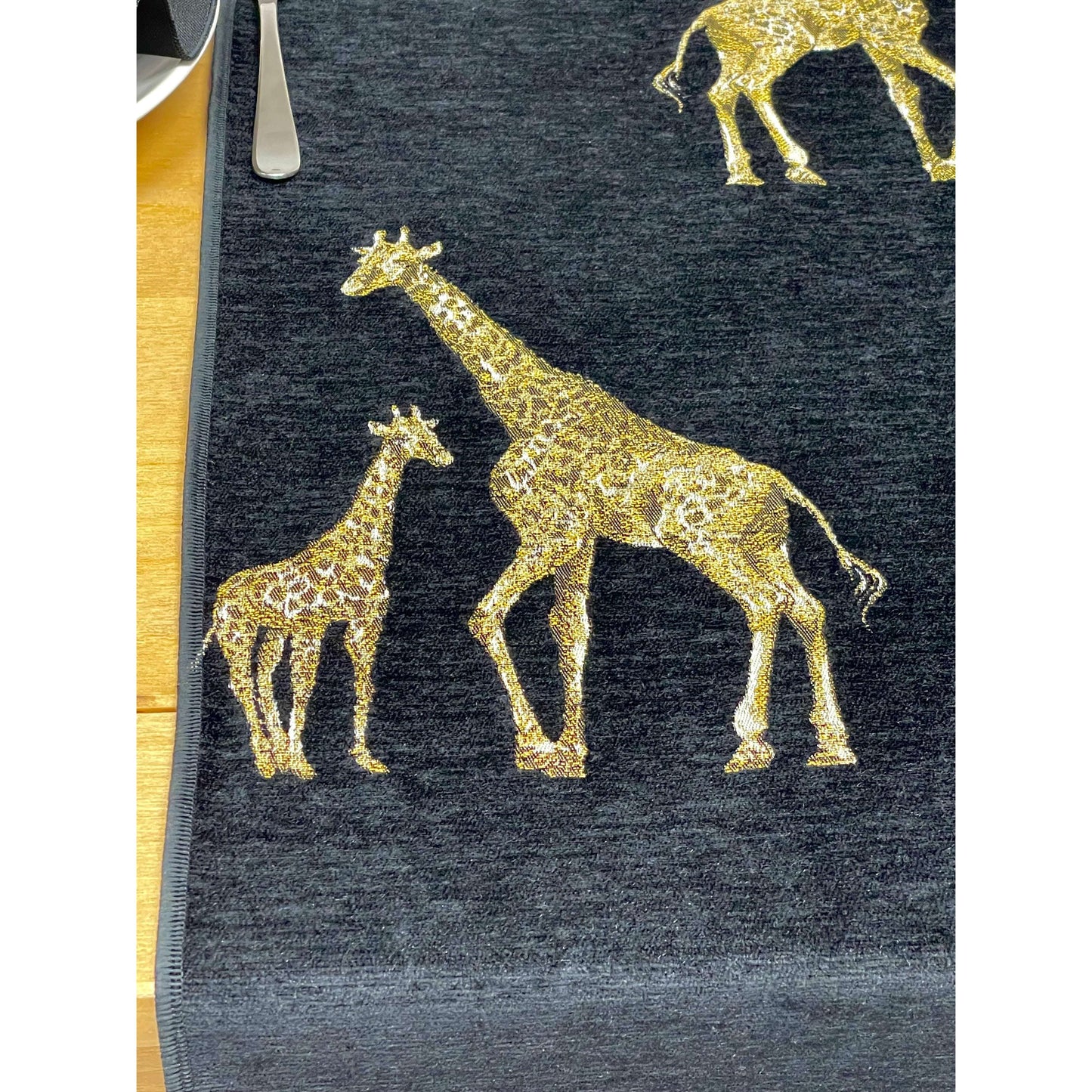 Schwarzer Giraffen-Tischläufer für Erwachsene und Babys