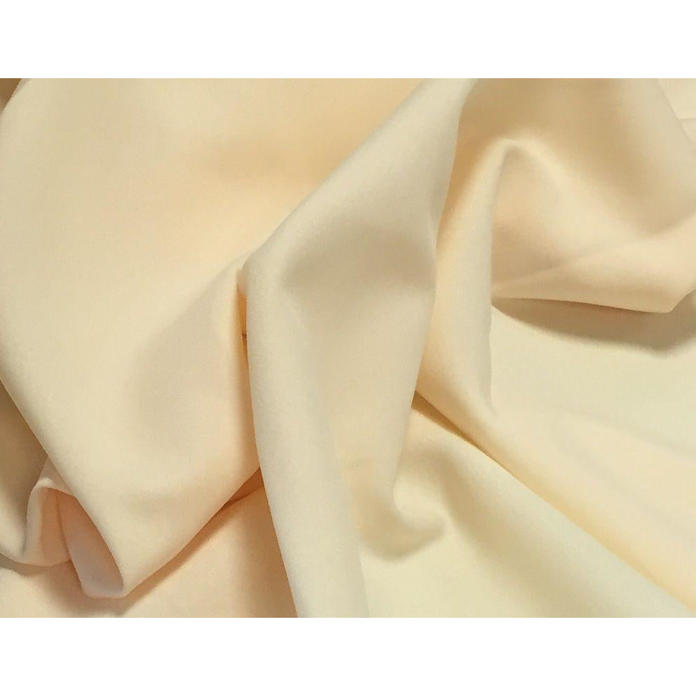 Bi-Stretch-Polyestergewebe in Vanille